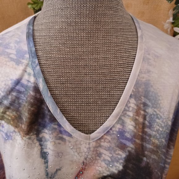 👕ARTW Embellished Tunic👕 - Picture 6 of 16